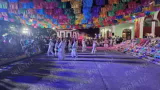 Desfile de las Ánimas y mega altar iluminan el corazón de Dzitbalché