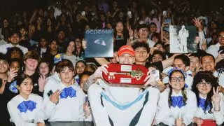 Declaran el 3 de abril como “Día de Peso Pluma” en Texas.