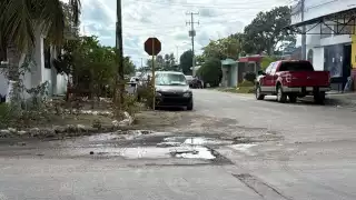 En una sola esquina hay aguas insalubres, una fuga de agua y una luminaria que no funciona, aseguran los vecinos de la avenida Génova