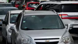 El subsidio aplica únicamente al impuesto de tenencia, por lo que el refrendo debe cubrirse sin excepción