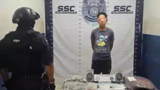 El hombre tenía varias dosis de drogas en una mochila