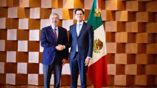 Juan Ramón de la Fuente encabeza su último acto ante la SRE.