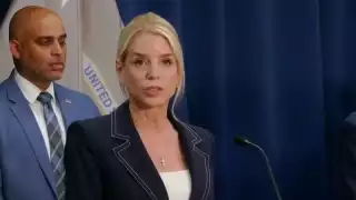 Pam Bondi,  fiscal general de Estados Unidos