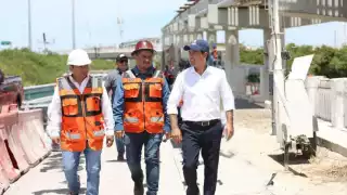 Mauricio Vila en el Viaducto Elevado de Progreso