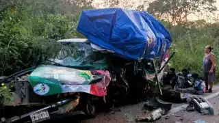 Quince antorchistas de Espita resultan lesionados en grave accidente en la Muna–Maxcanú