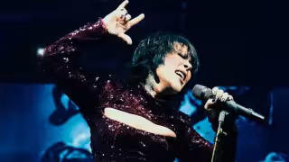 Alejandra Guzmán mantiene en marcha su concierto en Mérida tras dislocarse la cadera