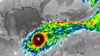 La Tormenta Tropical Sara avanza sobre el Mar Caribe