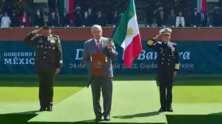 Andrés Manuel López Obrador, presidente de la República (centro)