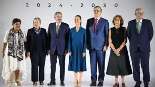 El embajador Ken Salazar felicitó a los nuevos miembros del próximo gabinete presidencial y le ofrecio trabajar en metas compartidas