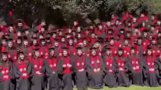 Colapsan gradas de la Ibero campus CDMX durante foto de graducación