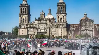 La nueva convocatoria coincide con el desfile cívico-militar que se realiza anualmente en el Zócalo por el aniversario de la Revolución Mexicana