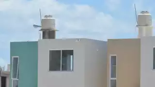 El agua de los tinacos suele calentarse por su exposición al Sol