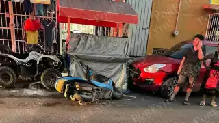 Choque en San Patricio provoca lesiones a dos mujeres en Champotón