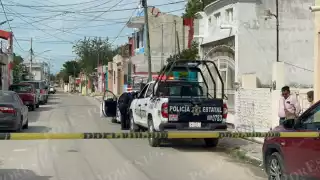 Hallan el cuerpo de un hombre de 80 años en avanzado estado de descomposición en su vivienda del barrio Santa Lucía, Campeche.