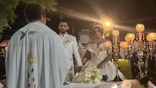 Óscar Barajas y Kimberly 'La más preciosa' durante su boda