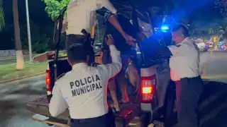 Tres detenidos por ingerir alcohol y fumar en la vía pública