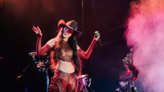 Belinda fue vista en un tianguis de la CDMX comiendo y tomándose fotos: VIDEO