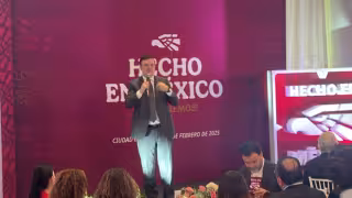 El mensaje proyectado en Times Square enfatiza la idea de que los bienes exportados por México cumplen con estándares de calidad reconocidos a nivel internacional