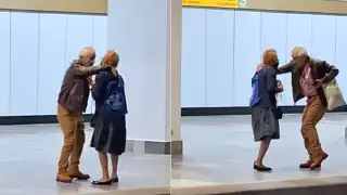 Pareja de abuelitos se hace viral en redes sociales por bailar mientras esperan el Metro