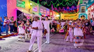 El desfile celebró los 485 años de historia y tradiciones de la Villa de San Francisco de Campeche.
