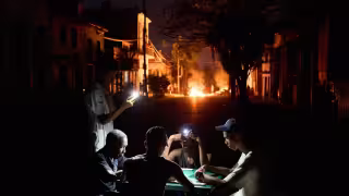 El gobierno cubano atribuye parte del deterioro energético al asedio petrolero de Estados Unidos, al que acusa de asfixiar a la isla