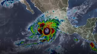 En Colima las autoridades estatales mantienen habilitados refugios temporales en los municipios de Manzanillo, Tecomán y Armería