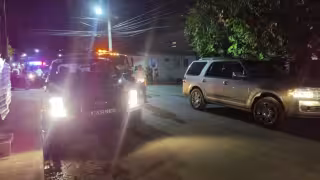 Movilización policiaca en la colonia Benito Juárez deja un detenido y una camioneta asegurada.