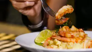 Los alimentos sin refrigeración se descomponen rápidamente con el calor extremo de la región.