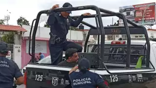 Detienen a ciudadano por mala conducta y posible agresión física en Chetumal