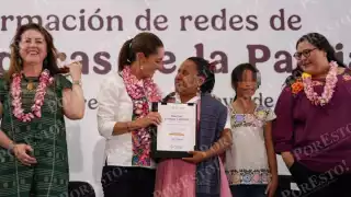 El IMEC impulsa en Campeche el programa Tejedoras de la Patria, promovido por Claudia Sheinbaum, para apoyar a mujeres y combatir la violencia.