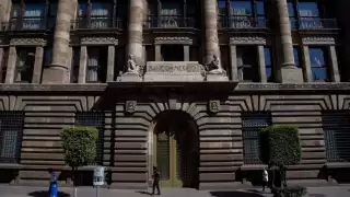 Banxico advierte que los cambios en la política económica de la nueva administración estadounidense han añadido incertidumbre a las previsiones