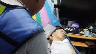 Auxilian a mujer inconsciente en Ribera del Río Hondo, evidencian falta de ambulancias en el sur del estado