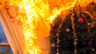 El árbol de Navidad se incendió por un cortocircuito