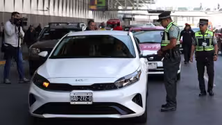 Autoridades aeroportuarias señalan que las plataformas digitales de transporte son consideradas servicios irregulares en zonas federales