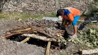 Entre humo y tradición: el pibipollo sobrevive al paso del tiempo en Hopelchén