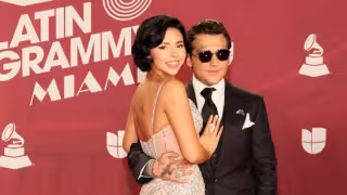 Papá de Christian Nodal defiende a Ángela Aguilar de las críticas.