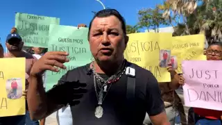 Familiares de Daniela G. protestaron afuera del CERESO de Ciudad del Carmen para exigir justicia.