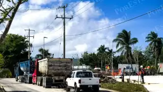 Volqueteros de Sabancuy y Campeche reclamaron un adeudo de dos millones de pesos.