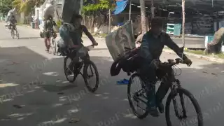 Sugieren viajar en grupo, hidratarse, respetar el tránsito y usar equipo reflejante.