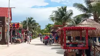 Habitantes de Mahahual denuncian discriminación por parte de los conductores de transporte público en días de crucero