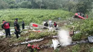 Reportan caída de helicóptero particular en Edomex; dos personas pierden la vida, autoridades investigan