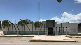 Trabajadores de la salud reciben cheques sin fondos