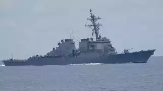 En el operativo participan al menos dos buques de guerra como parte de la ofensiva contra el narcotráfico