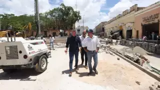 Mauricio Vila, presente en la obra de la Plaza Grande