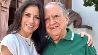 Alessandra Rosaldo se viste de luto tras el fallecimiento de su padre, Jaime López Rosaldo a los 84 años de edad
