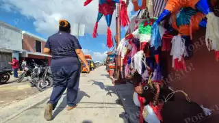 Venta de piñatas impulsa economía familiar en Champotón durante Navidad