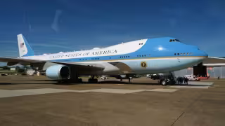 La Casa Blanca no detalló públicamente una nueva justificación específica para impedir a CNN abordar el avión presidencial