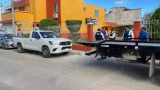 Unidad sin placas genera alarma y despliegue policial en Flor de Limón