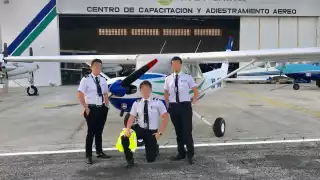 Pese a la restricción, Ave Fénix sigue reclutando alumnos a través de redes sociales.