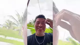 Oswaldo Silvas de Banda MS compartió que se quedó dormido en su hotel en Ciudad del Carmen y perdió su vuelo.